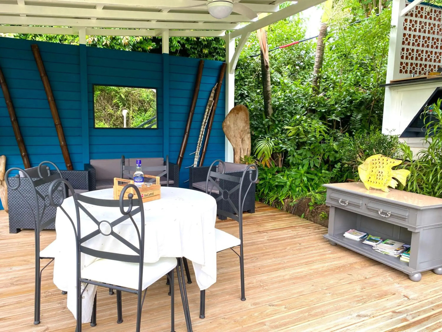 LODGE PAMPLEMOUSSE avec PISCINE privative , dans parc calme à 500 m plage