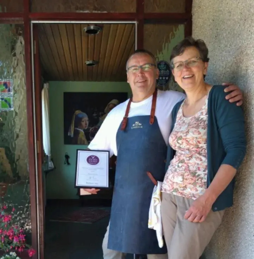 Braeburn Guest House / B&B