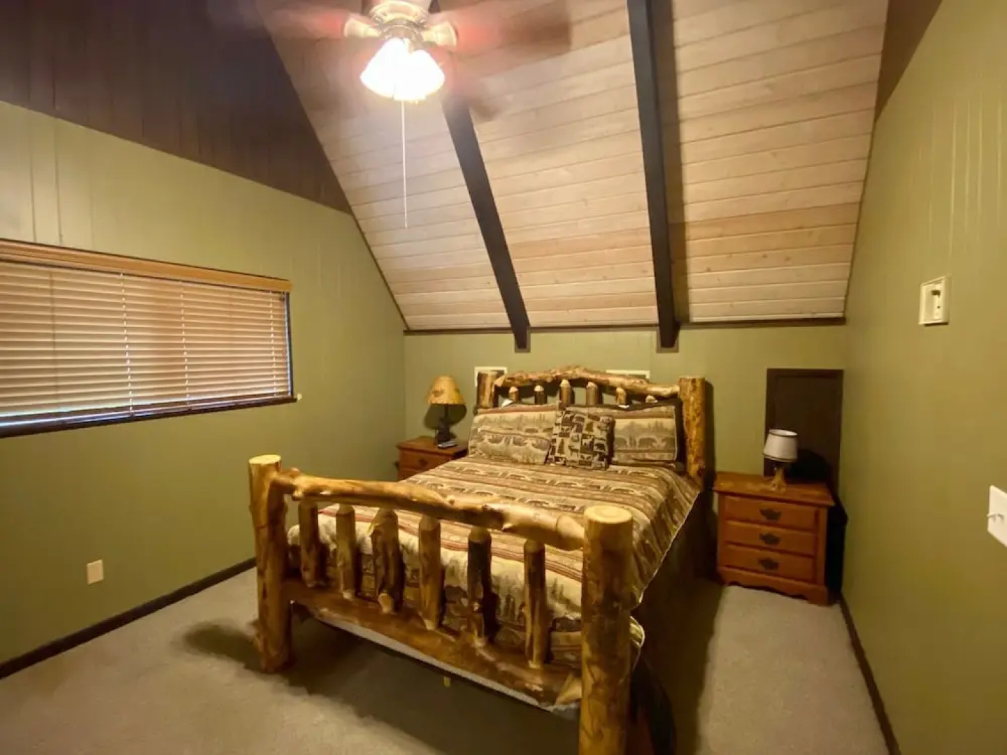Million Dollar View - Four Bedroom Cabin