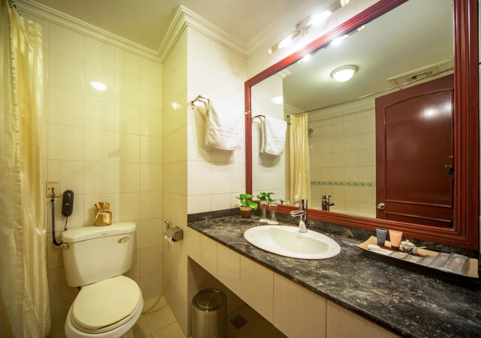 Muong Thanh Grand Phuong Dong Hotel