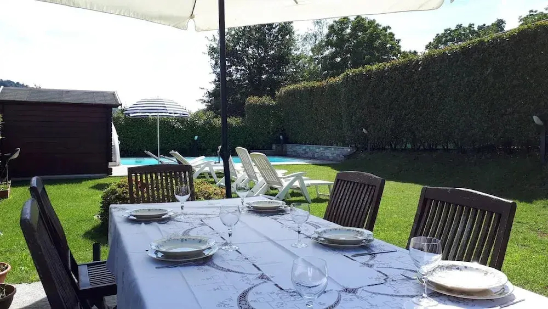 Chalet Dania With Garden Pool and Lake View