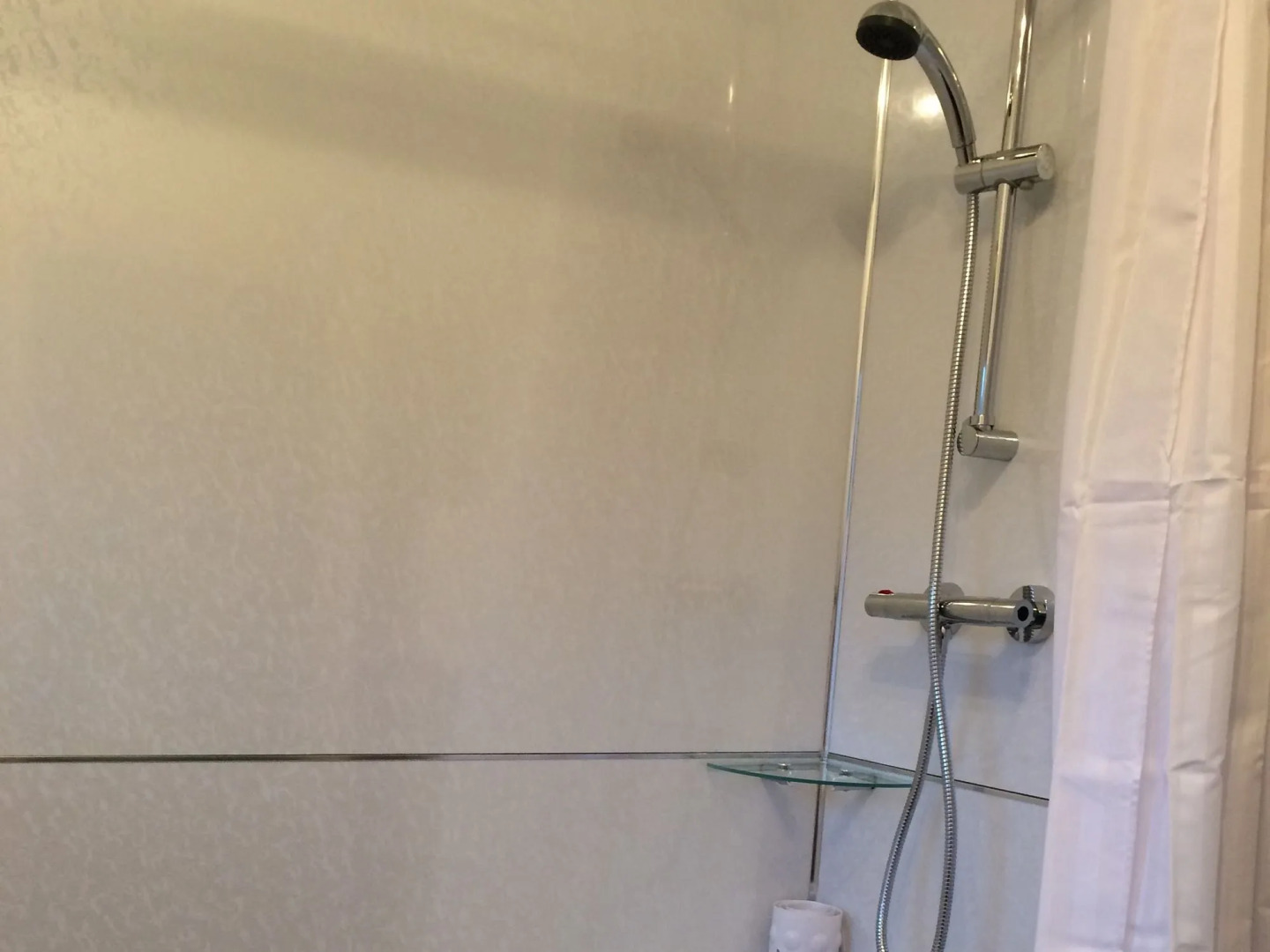 Milton House Studio Apartment Suites