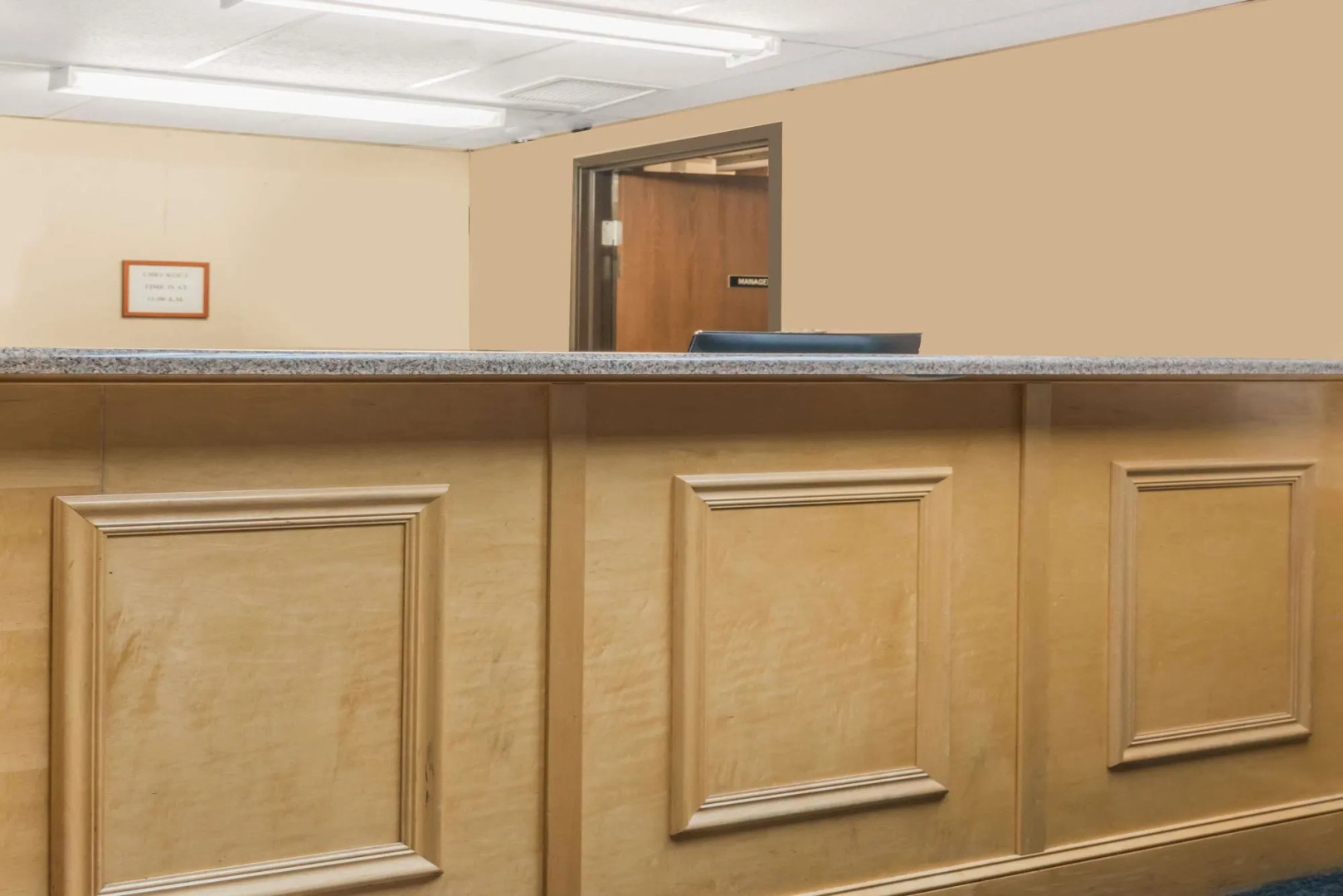 Super 8 By Wyndham Brooklyn Center/Mpls