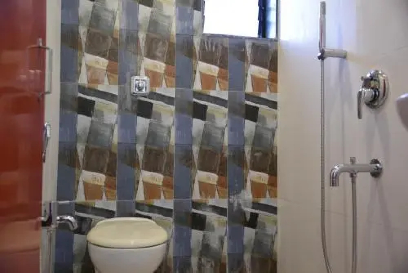 Jolly Poolside Hostel