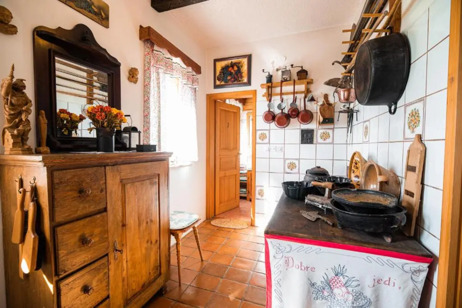 Authentic Countryside Villa With Hot tub