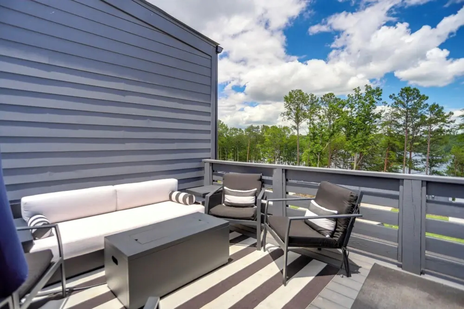 Modern & Luxe Lake Arrowhead Villa Near Marina!