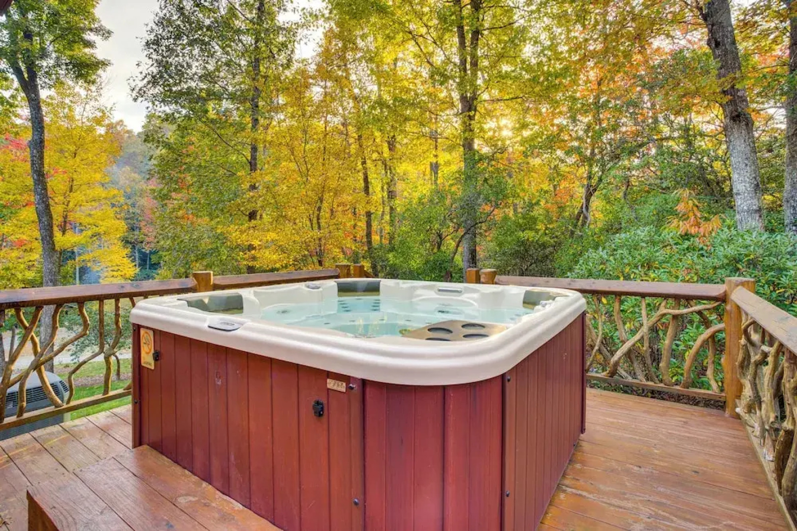 'peaceful Getaway' Penrose Cabin w/ Hot Tub & Pond
