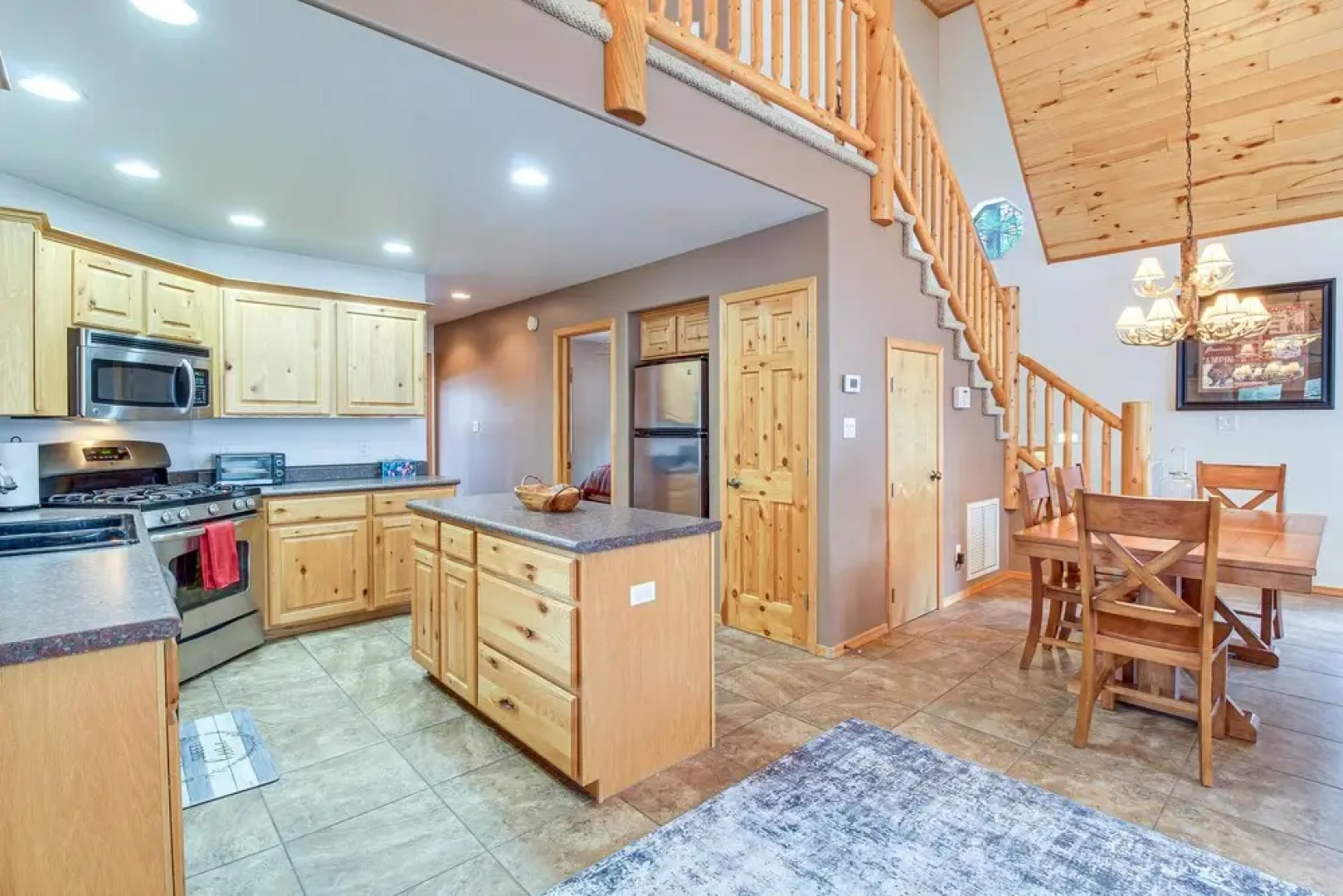 Tranquil Heber-overgaard Cabin w/ Decks & Grill!, Heber