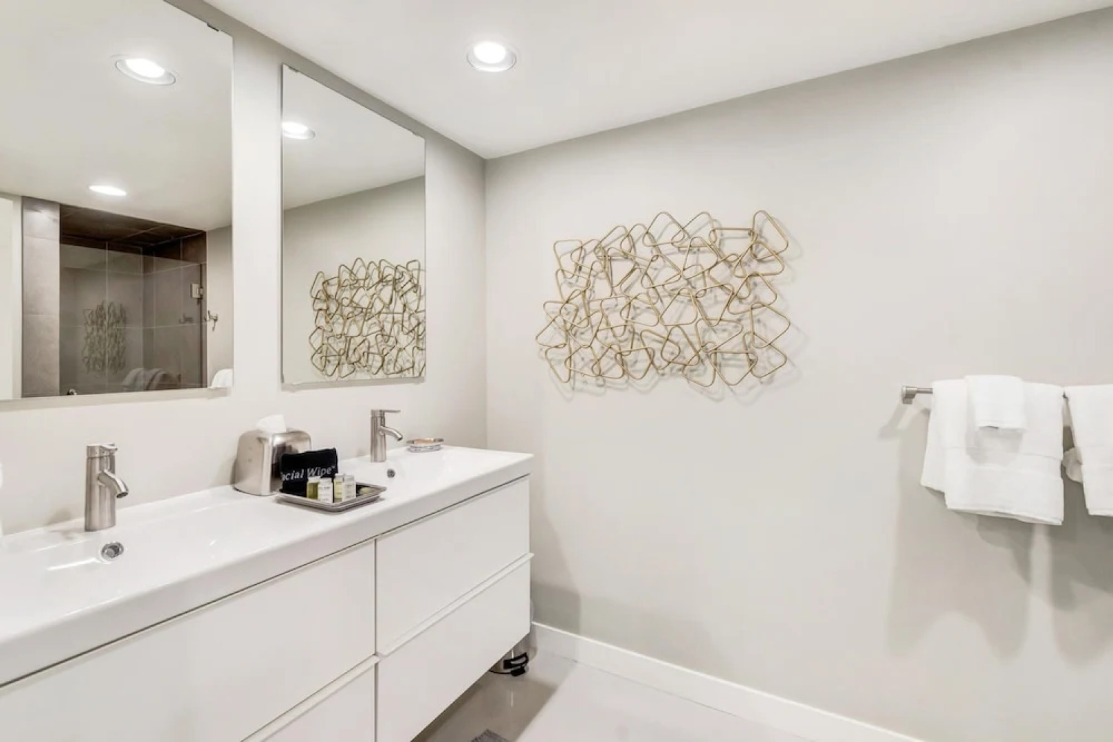 Modern River Front Luxury Chalet by Winter Park Escapes