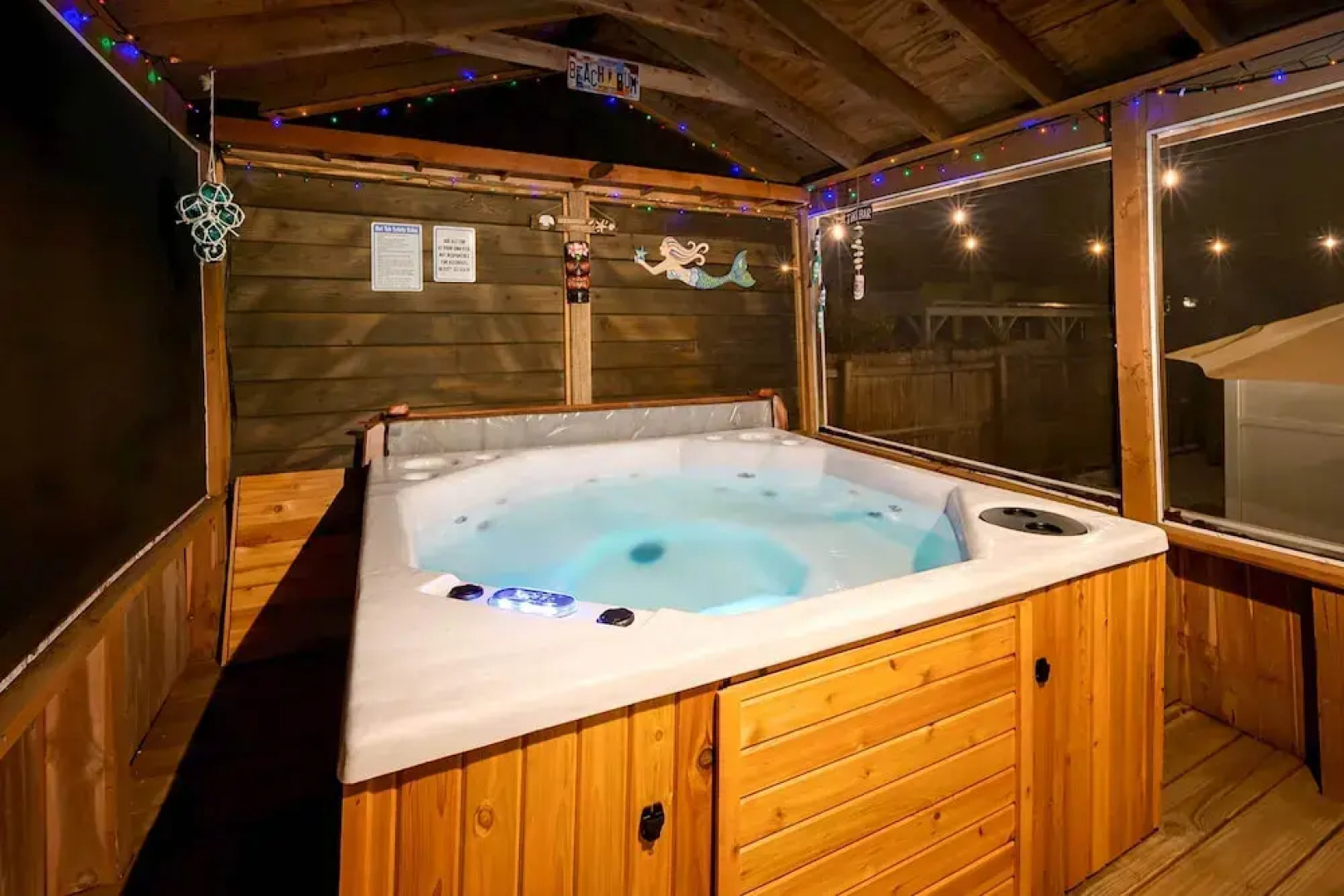 Florida Retreat w/ Hot Tub: Walk to the Gulf!