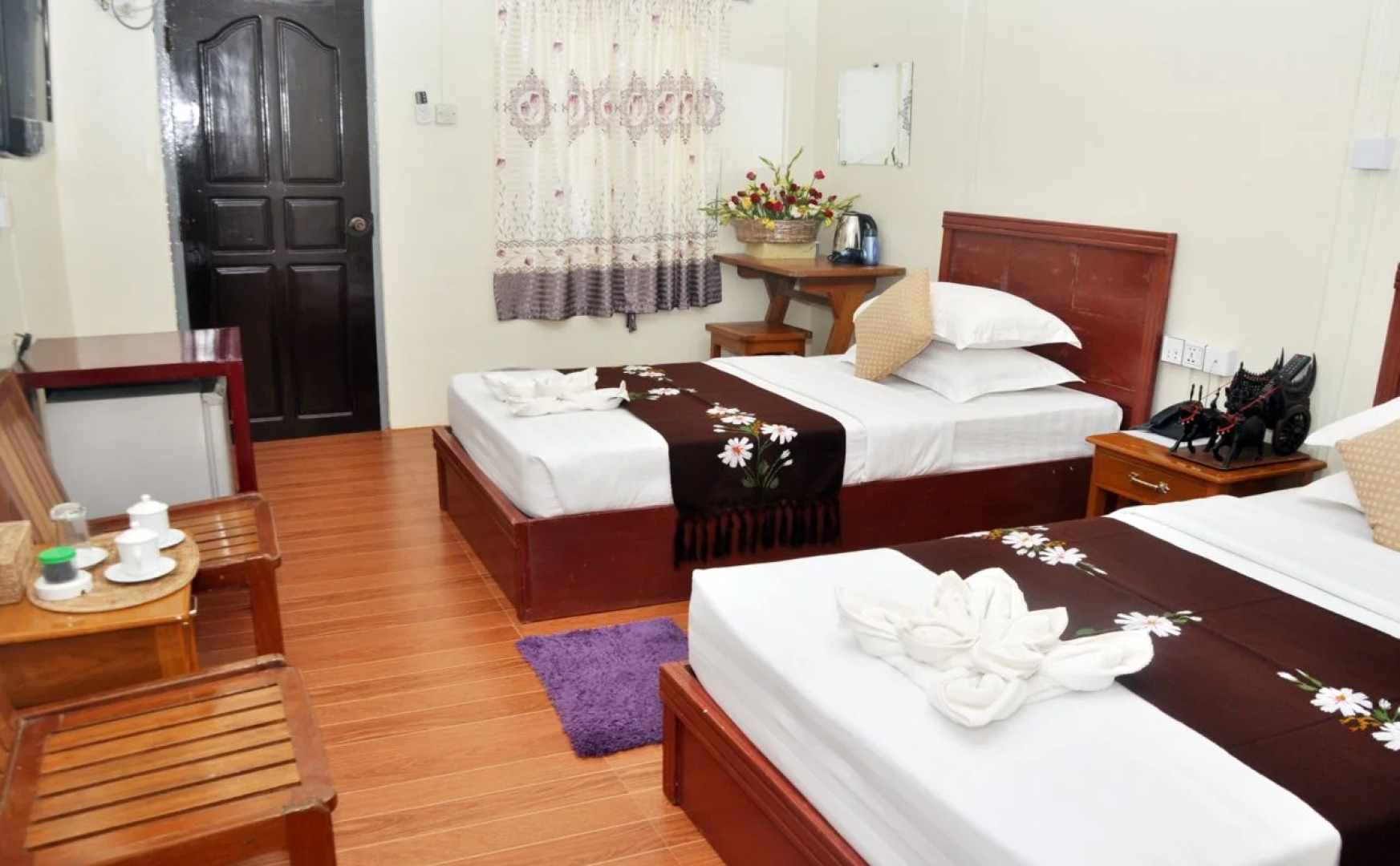 Kyaik Hto Hotel - The Golden Rock Pagoda