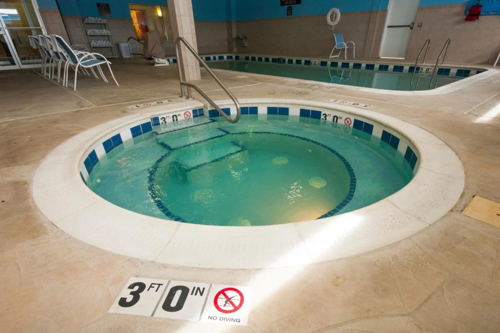 Holiday Inn Express & Suites Waukegan by IHG