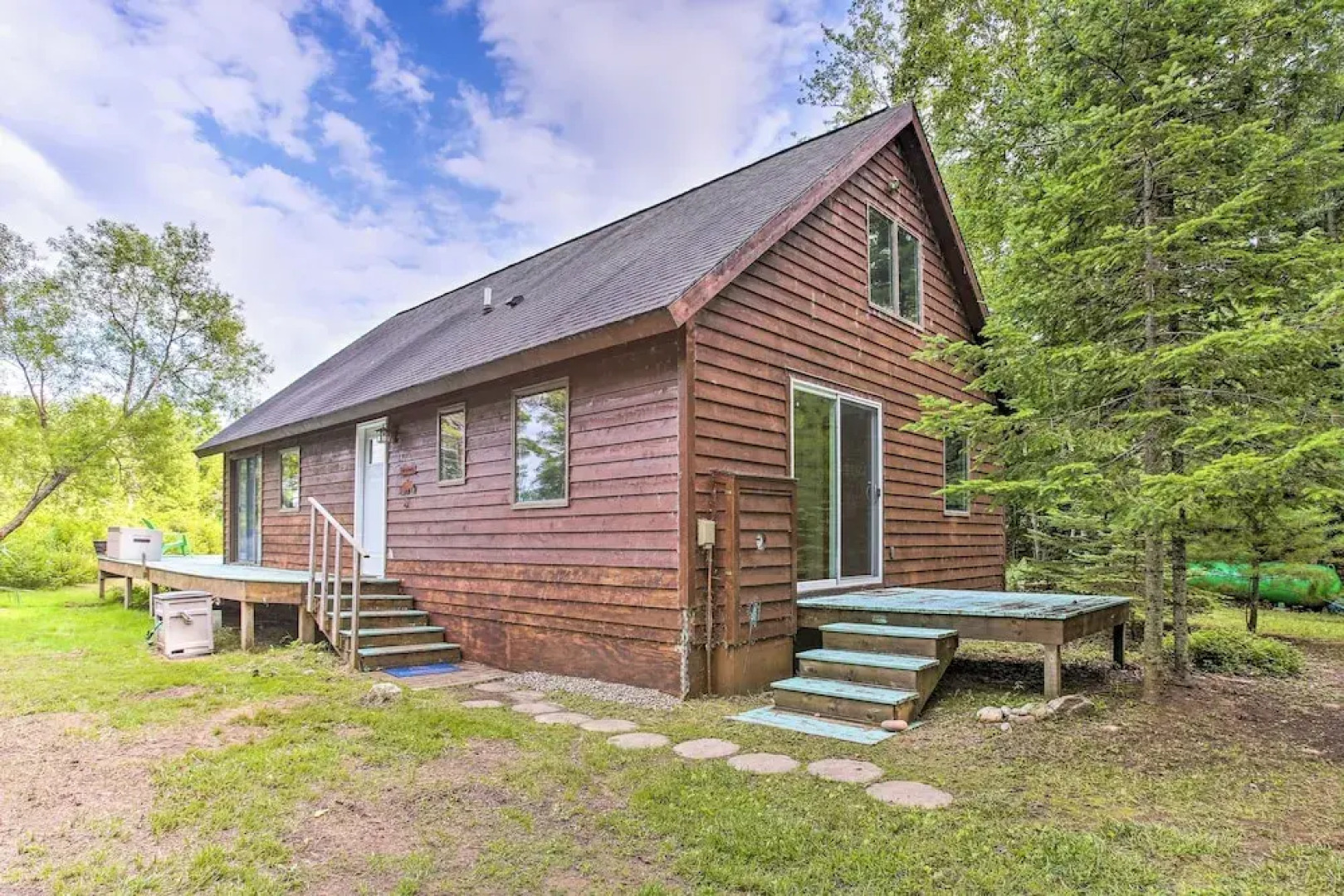 Secluded Bass Lake Cabin, 9 Mi. to Traverse City!