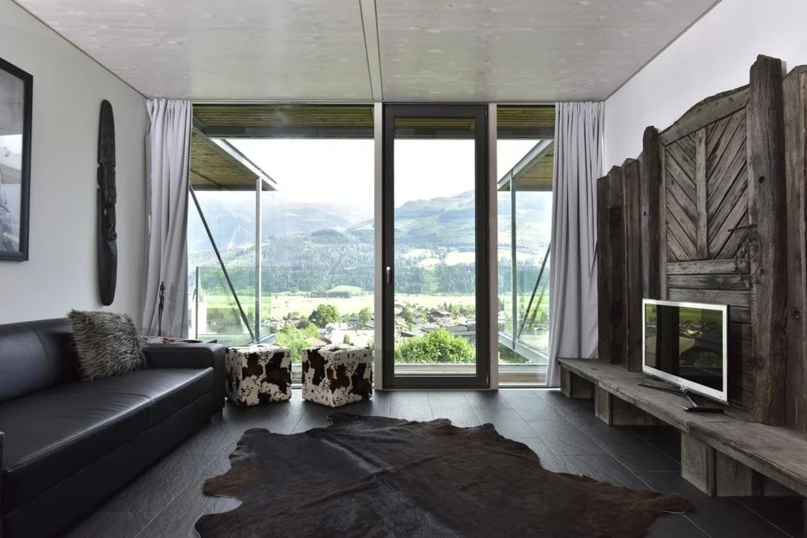 Glas House - Design Holiday Home