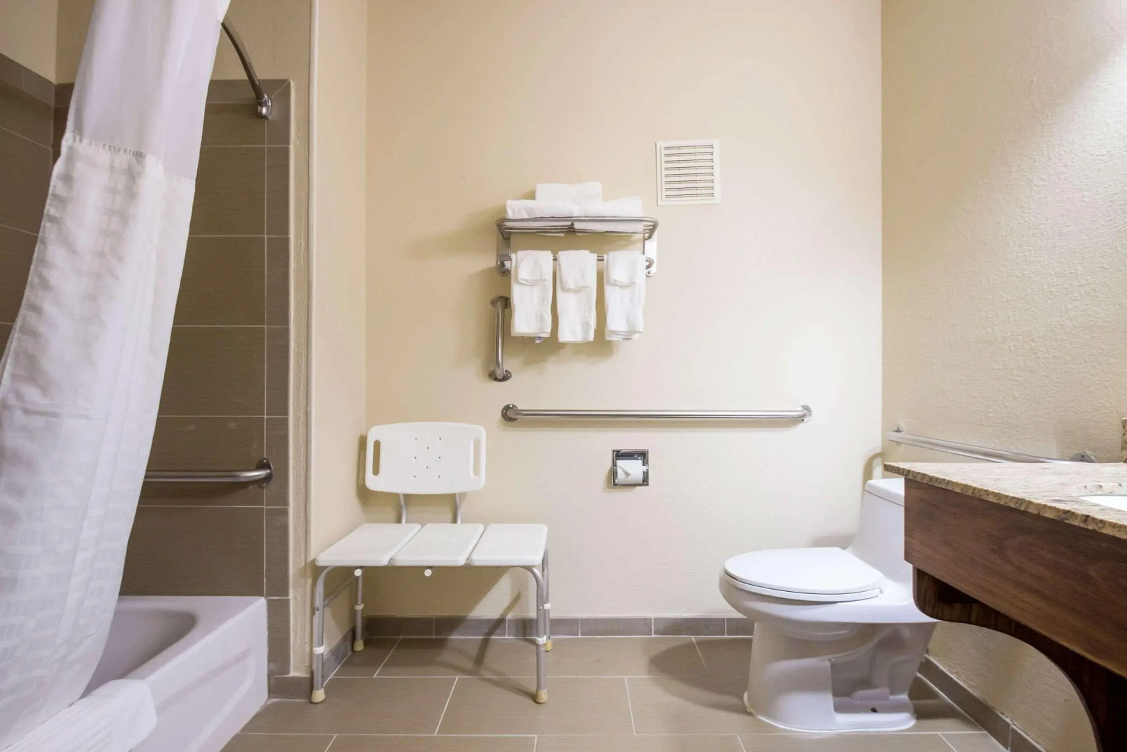 Quality Inn & Suites Green Bay - Ashwaubenon