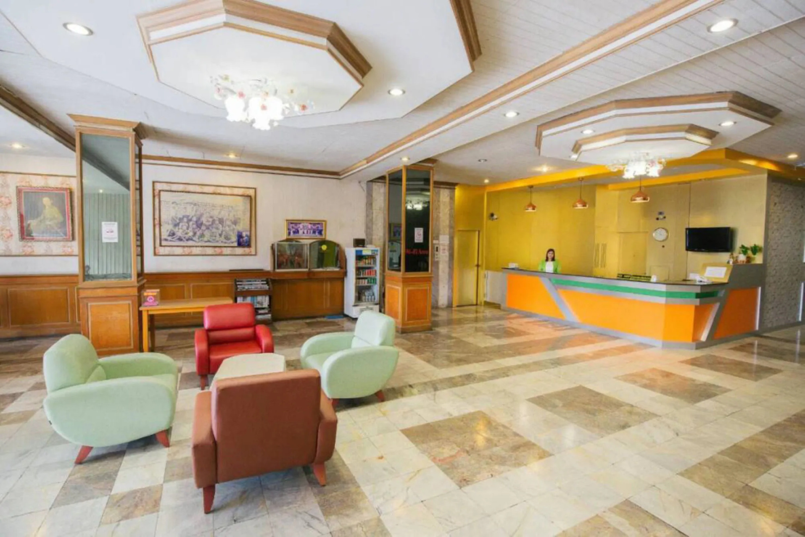 Lake Inn Hotel