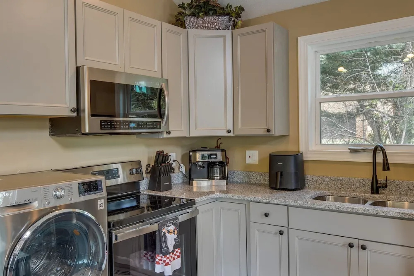 Peaceful Waterfront Studio 16 Mi to Greenville!