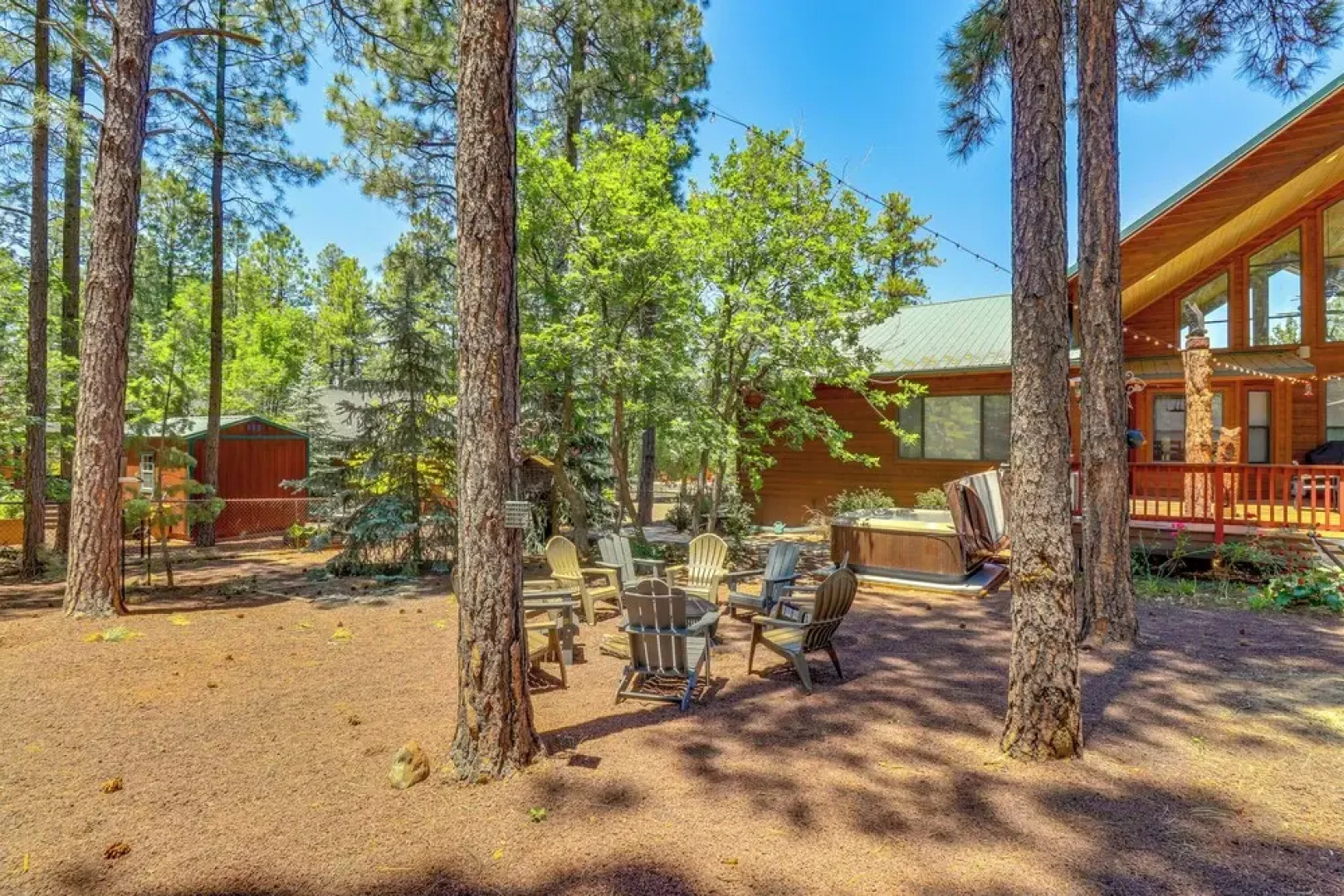 Hot Tub & Game Room: All-season Pinetop Cabin