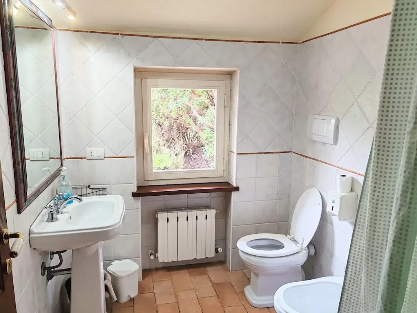 Farmhouse in Giano Dell'umbria with Hot Tub, Swimming Pool