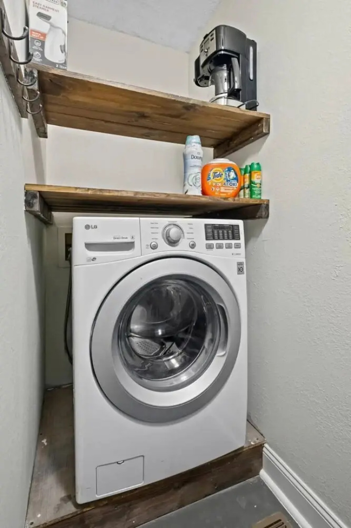 Tunnel Vision Trail Home -8 Min From Lake Windsor! 4 Bedroom Home by Redawning