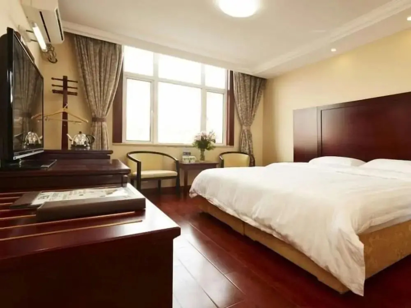GreenTree Inn Suzhou Kunshan Bacheng Town Hubin North Road Business Ho