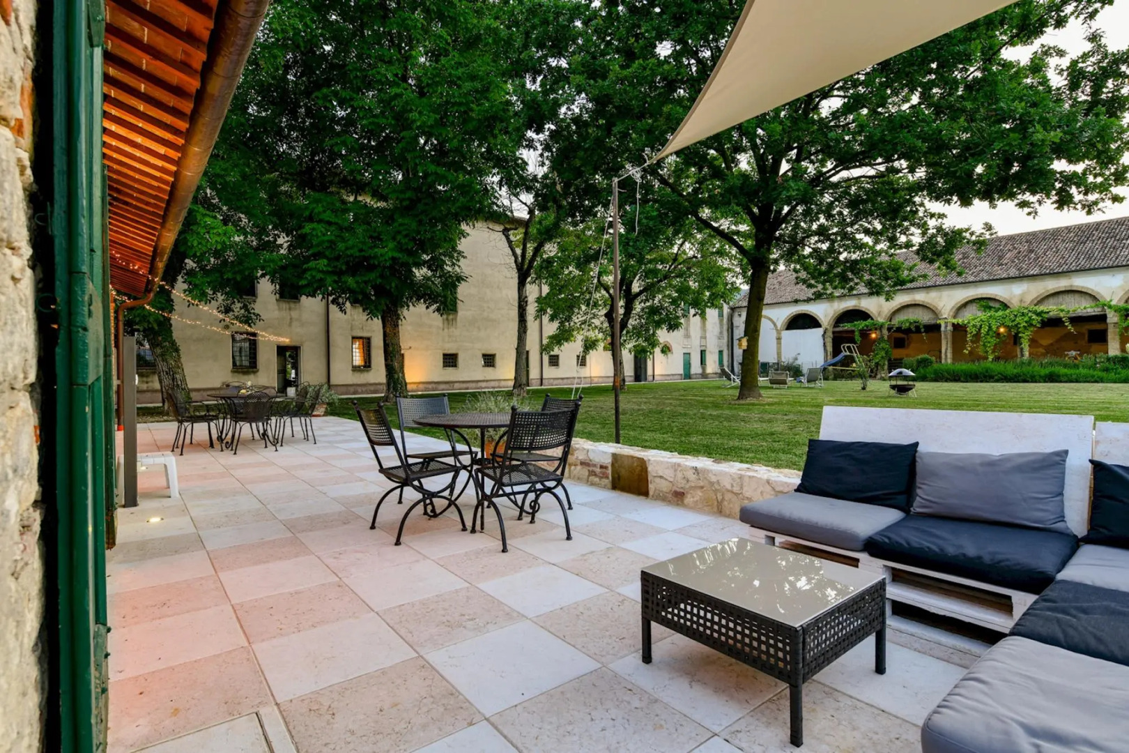 Tigli apartment with two bedrooms and one bathroom on the second floor with 4 metre glass window (apartment 6)