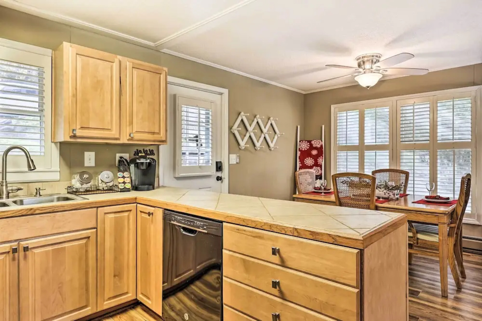 Pet-friendly Condo: Walk to Beech Mtn Resort!