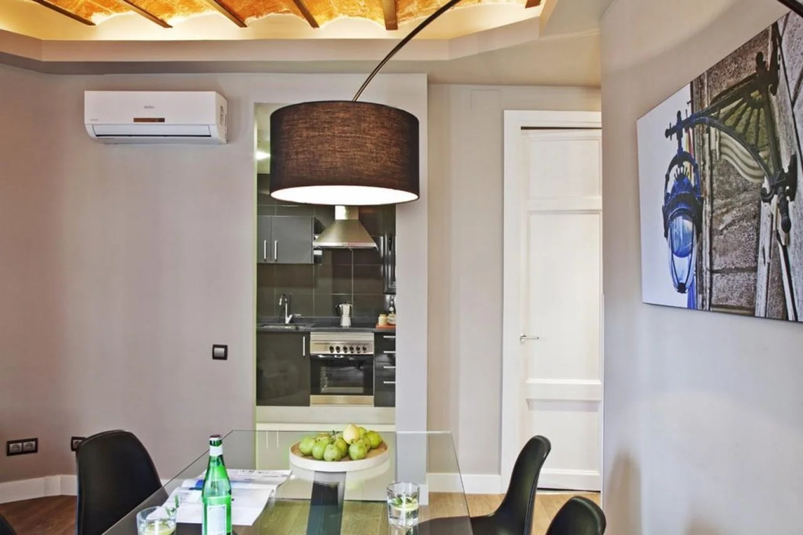 AinB Eixample-Miro Apartments