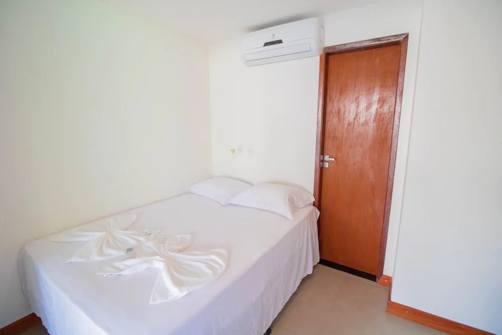 IT02 Bangalo 2 Suites em Itacimirim