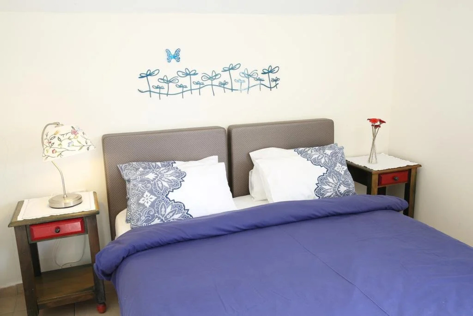 Korins At the Dead Sea