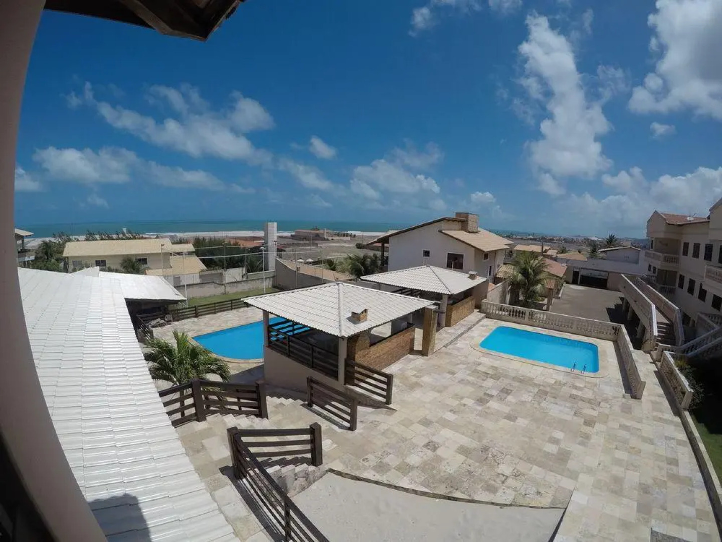 Apto 4 Suites Com ar Para 15 Pessoas