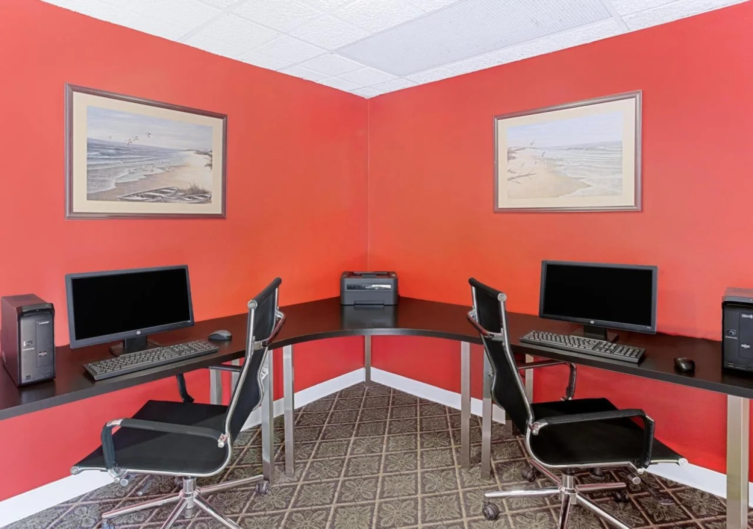 Ramada by Wyndham Waukegan/Great Lakes