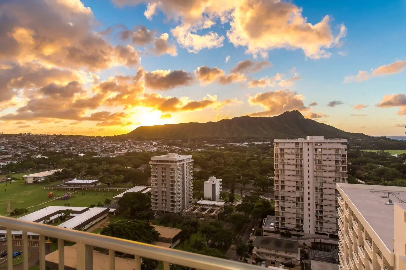 Hyatt Place Waikiki Beach