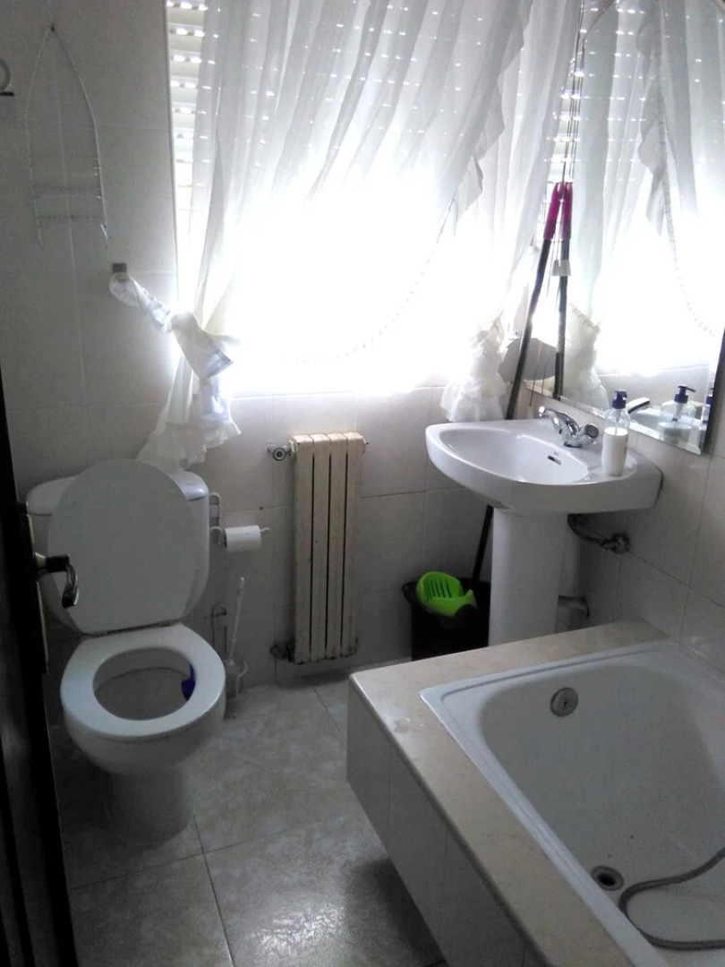 Apartment With 3 Bedrooms in Vilagarcía de Arousa - 130 m From the Bea