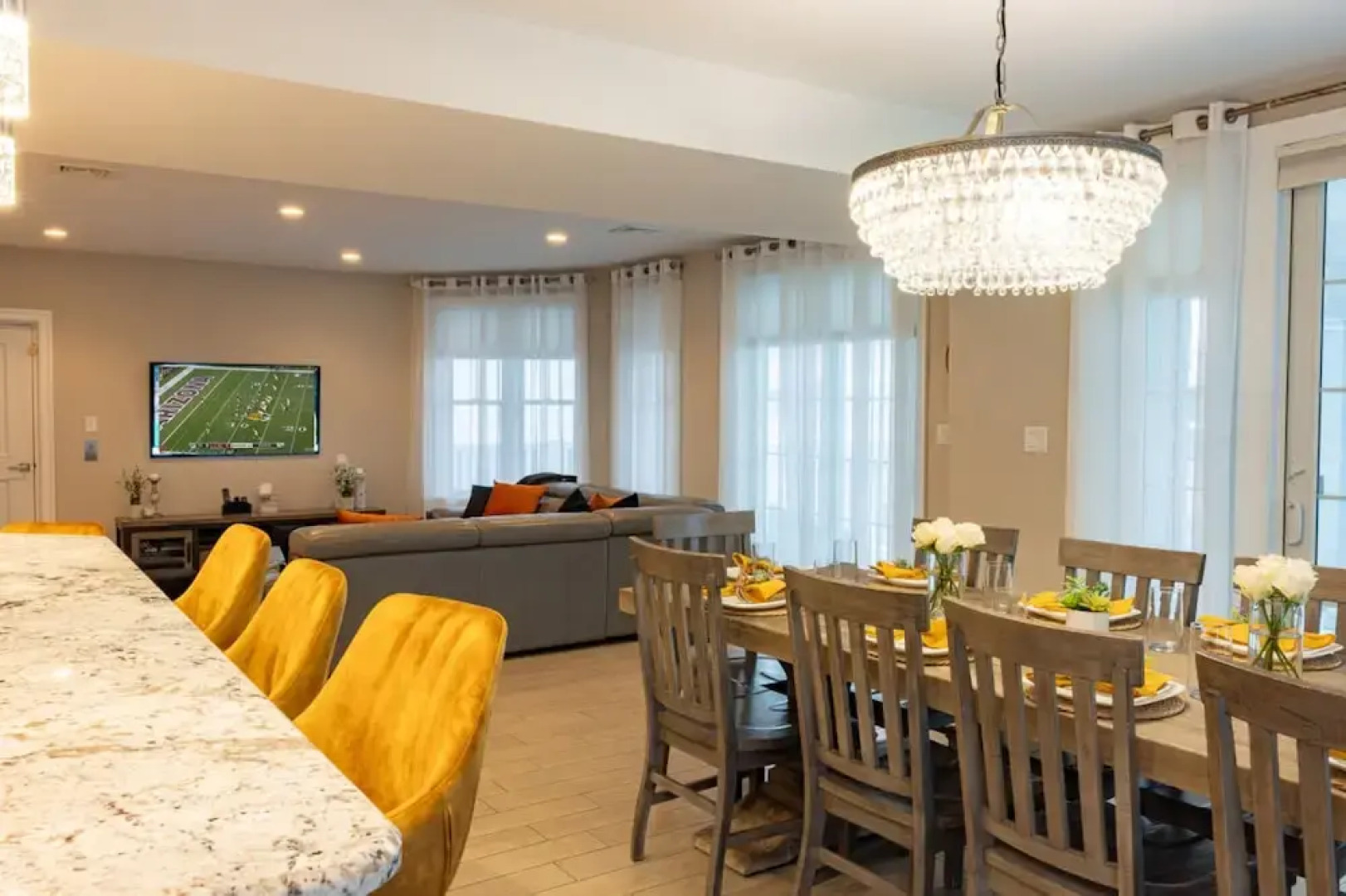 Spacious 6BR Beach Home With Elevator Decks - Ideal for Family Holidays Winter Escapes