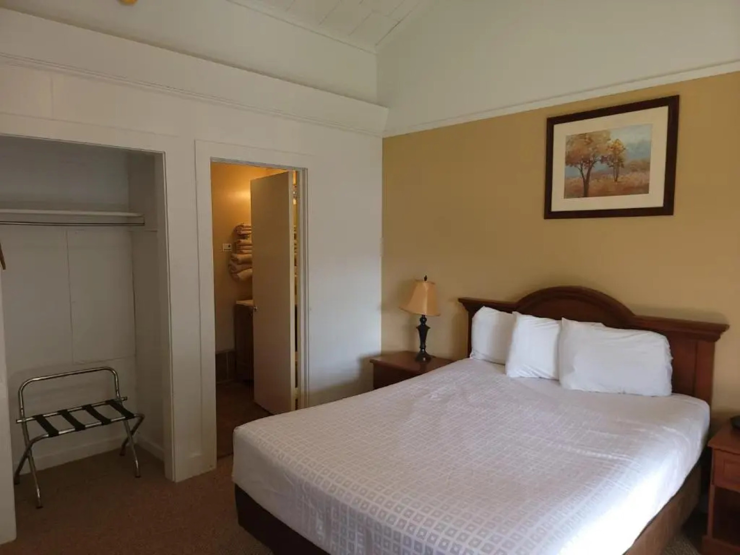 Hickory Grove Motor Inn