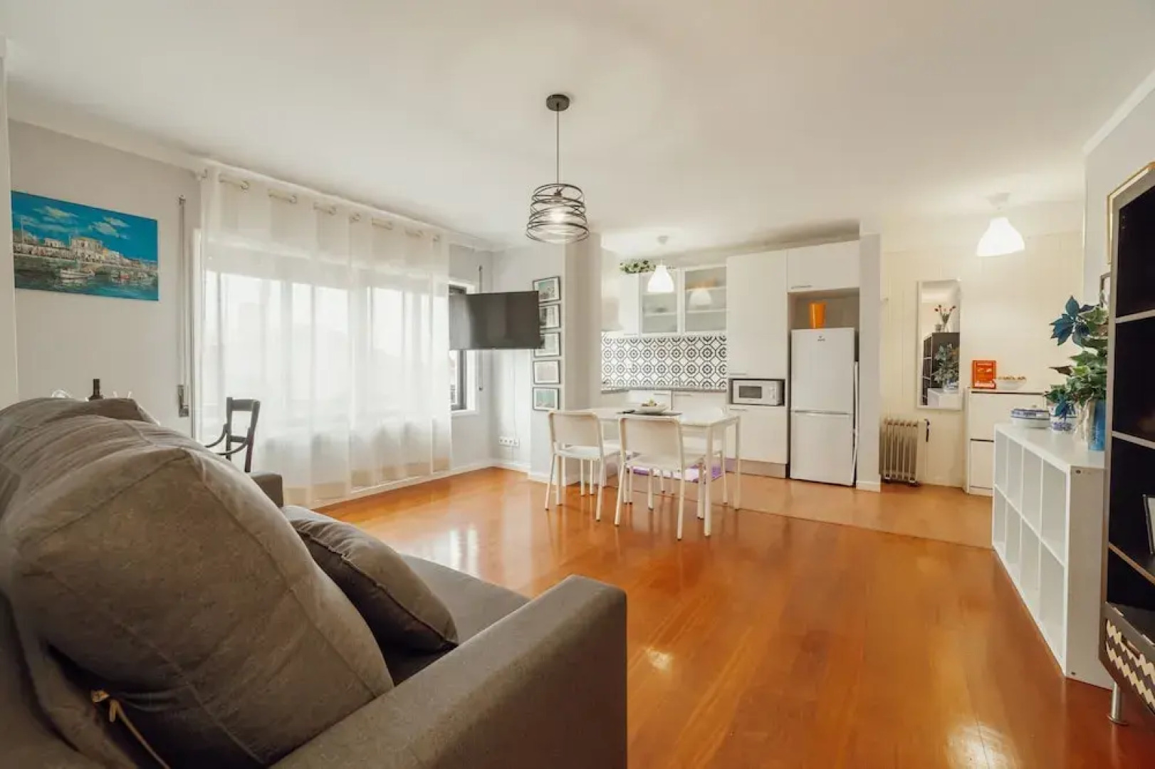 Espinho Seawalk AND Seaview by Vacationy