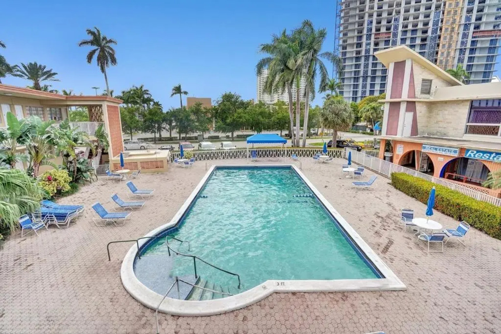 Amazing 1br apartment with pool, Hallandale Beach!