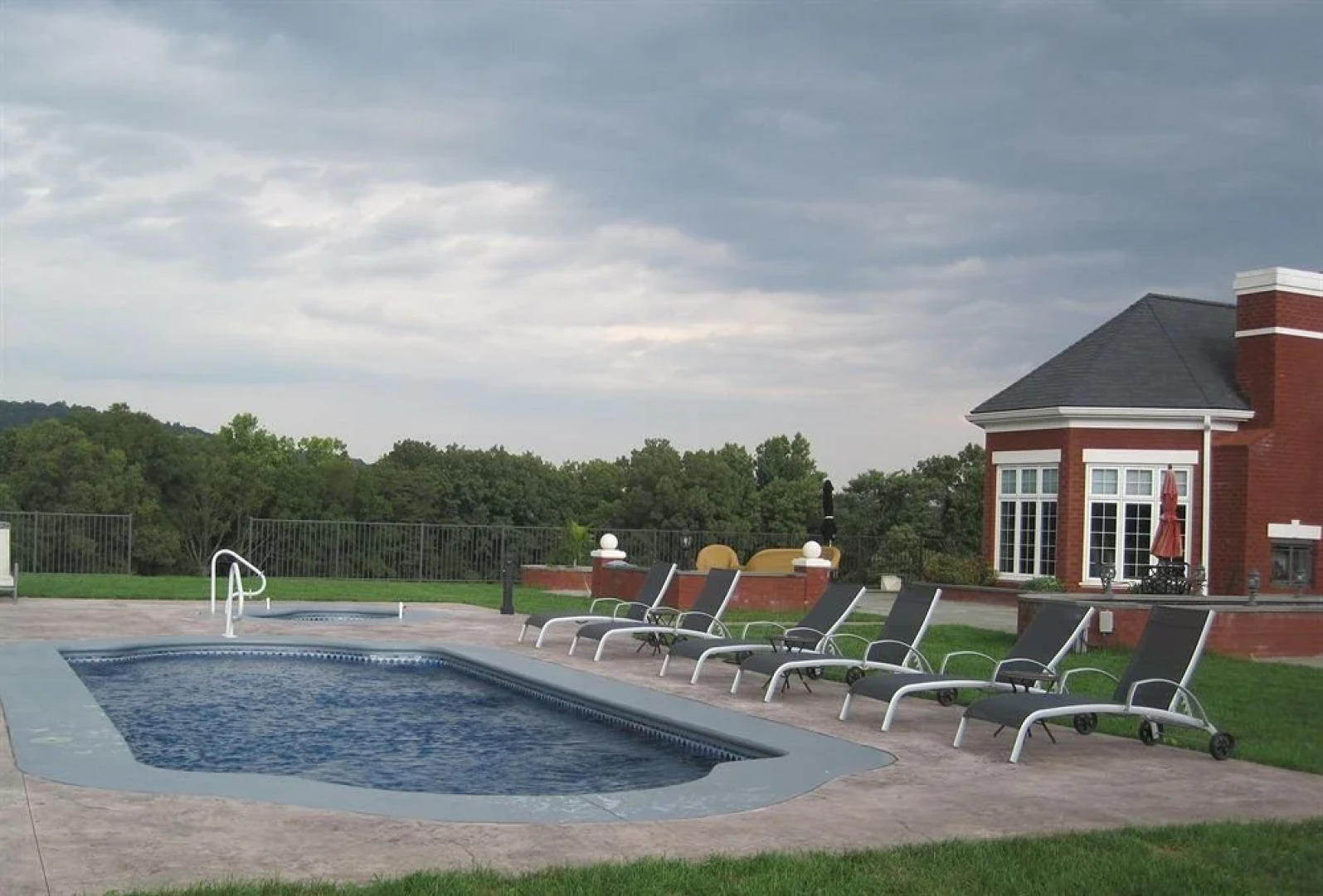 The Inn At Indian Creek & Indian Creek Bed and Stable