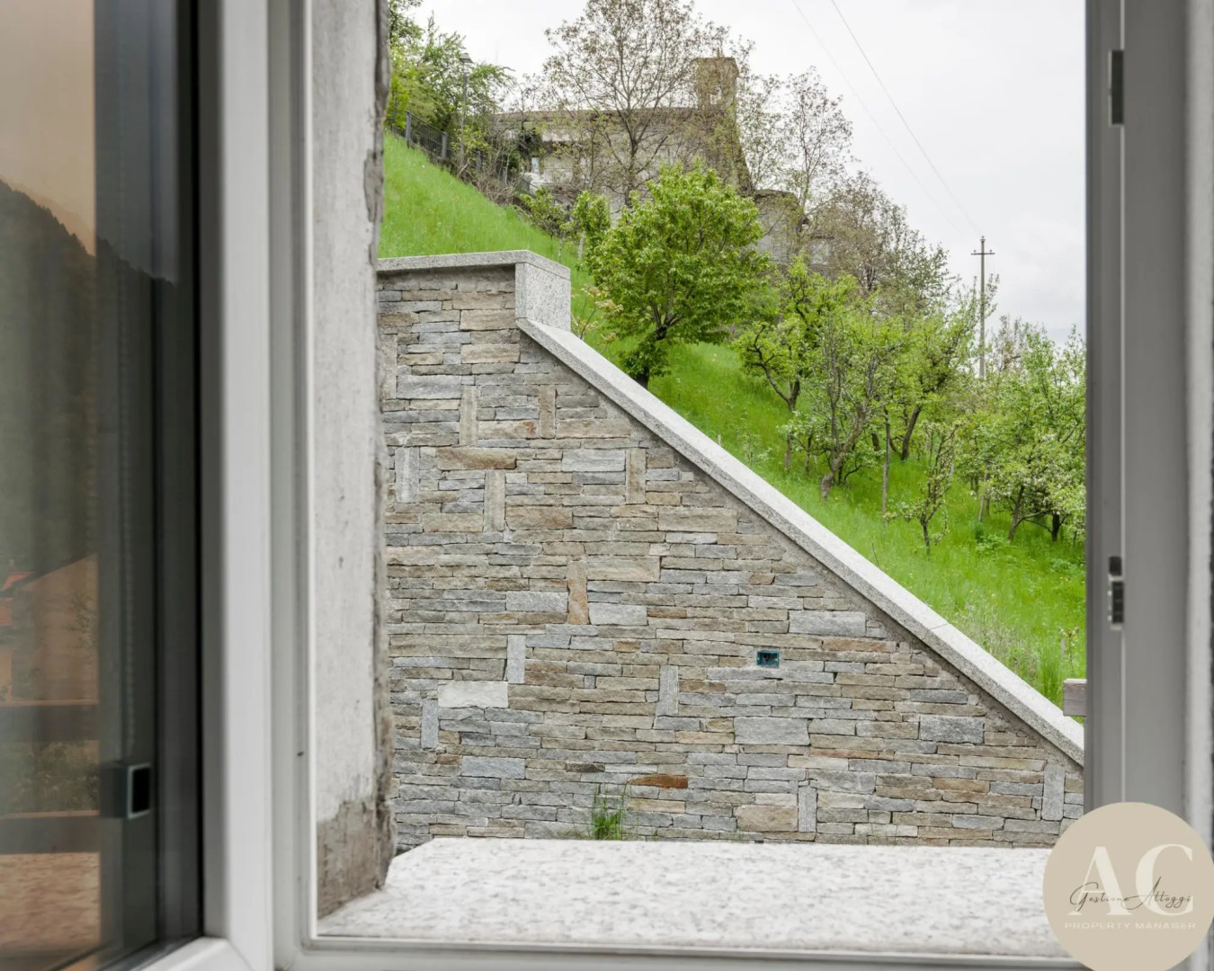 Snowhite in Incudine