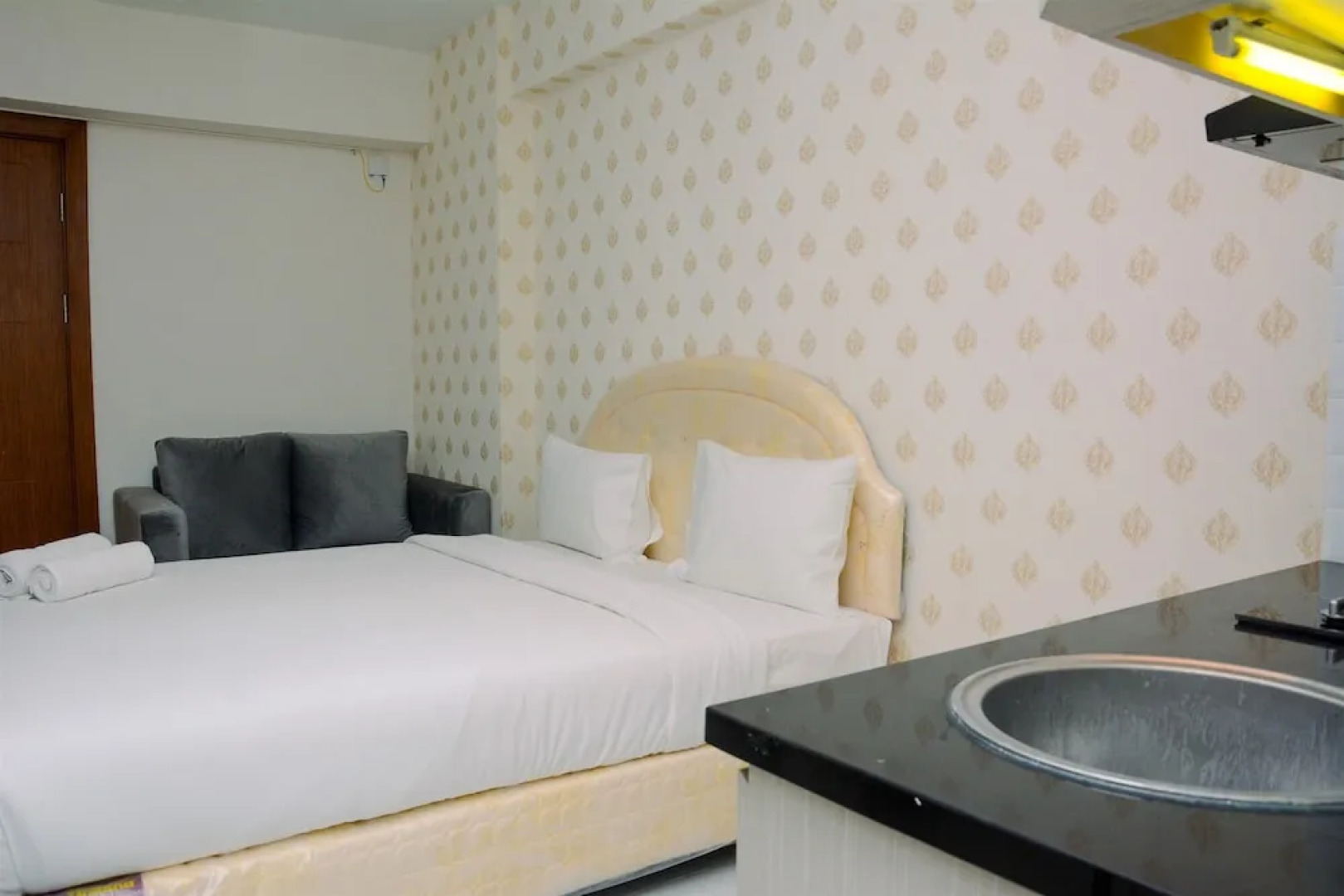 Relaxing and Comfy Studio Cinere Resort Apartment