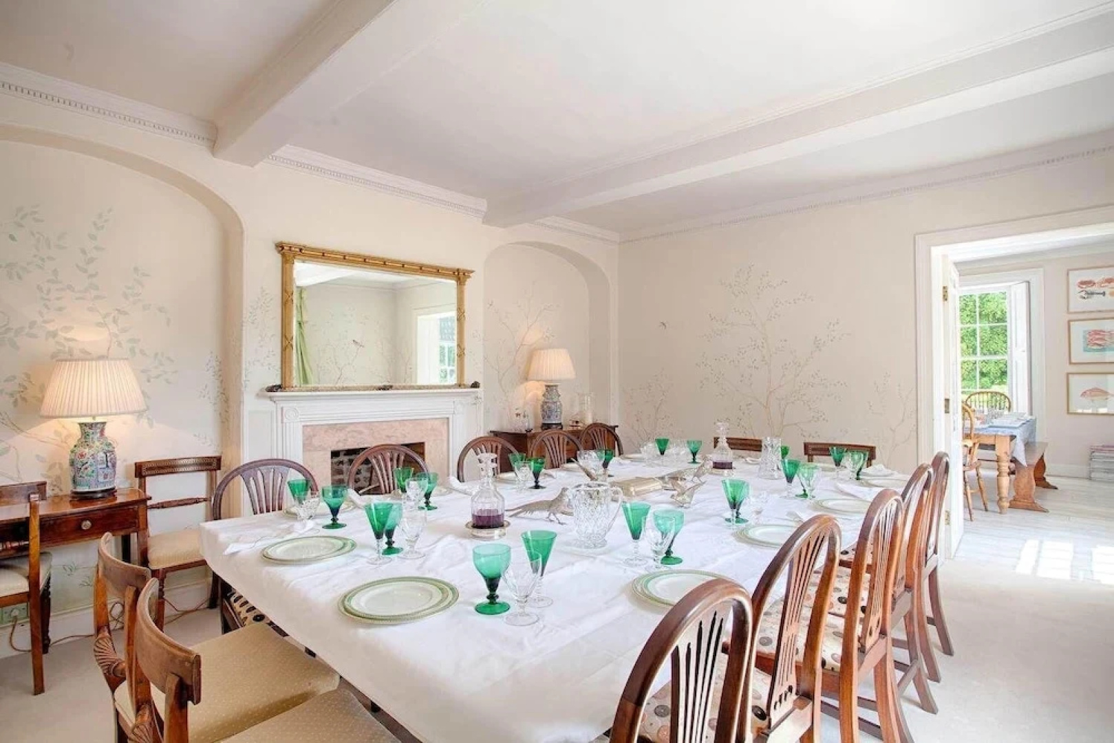 Secluded country house gem with swimming pool & tennis court