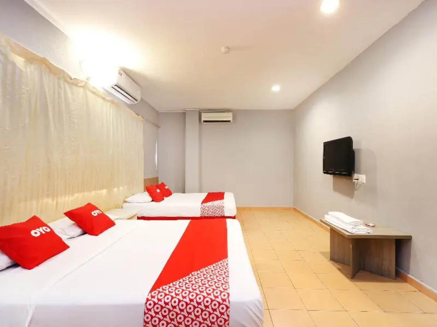 OYO 89676 Hotel 22