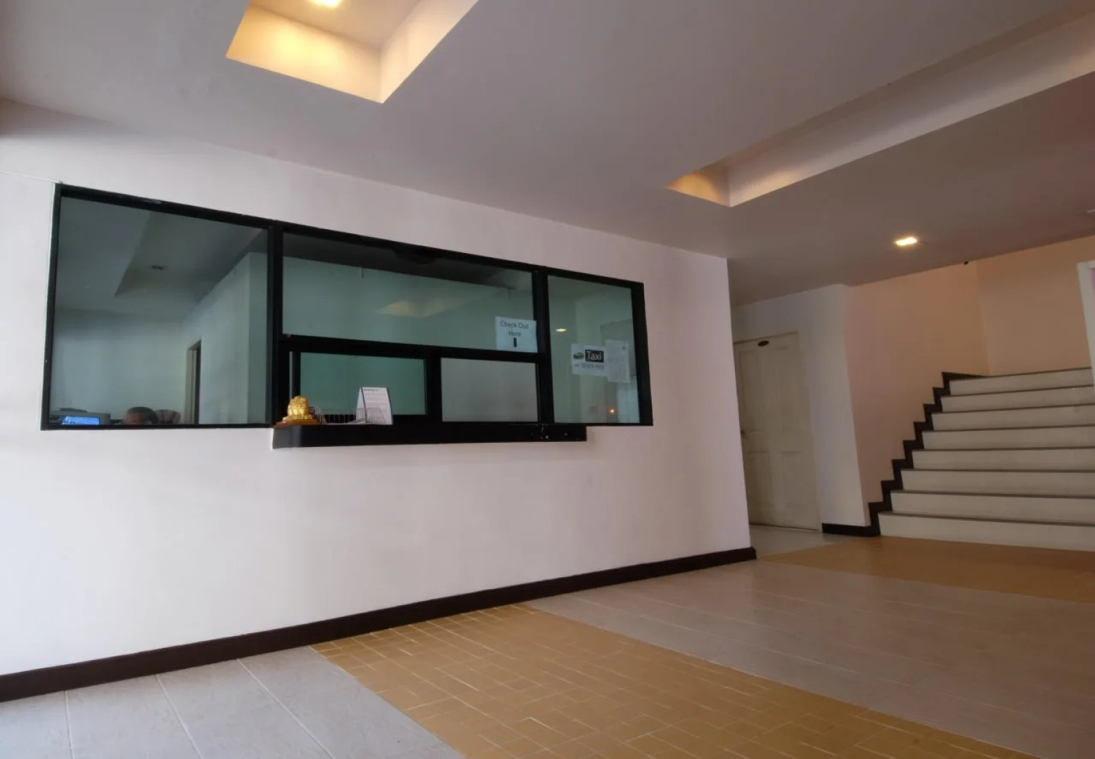 Silpsuvarnabhumi Apartment