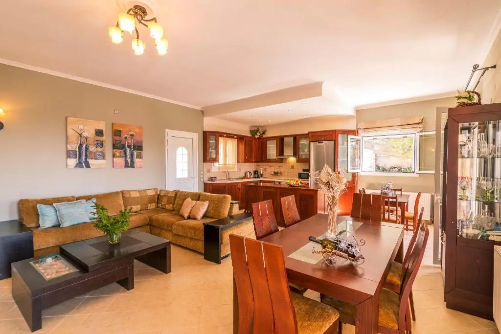 The Olive Grove Cottage by Konnect, 2.5 km from Ipsos