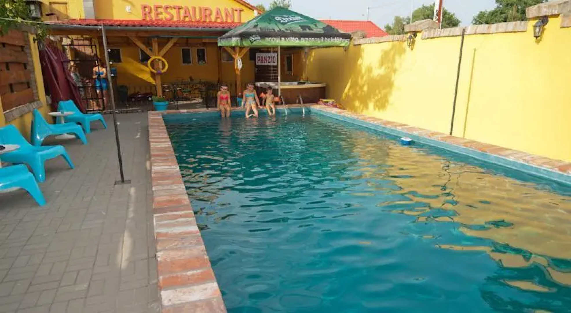 Autóscsárda és Panzió