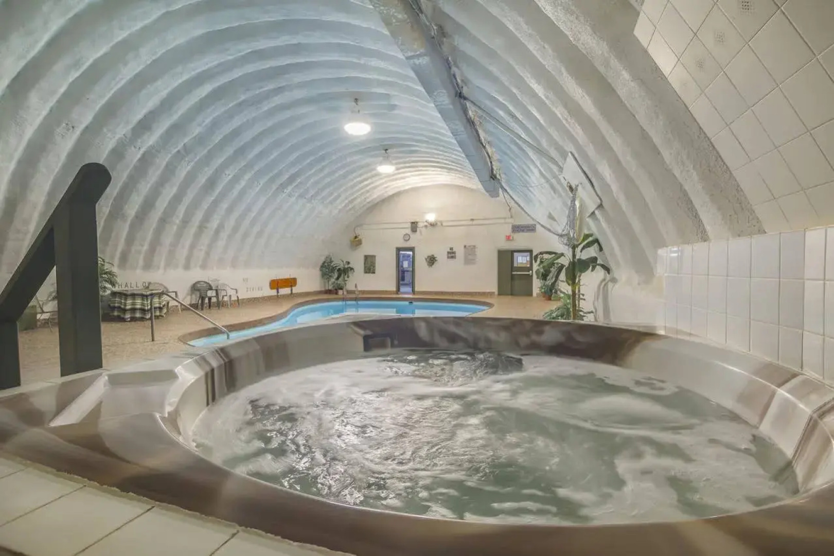 Jolly Roger Inn & Resort