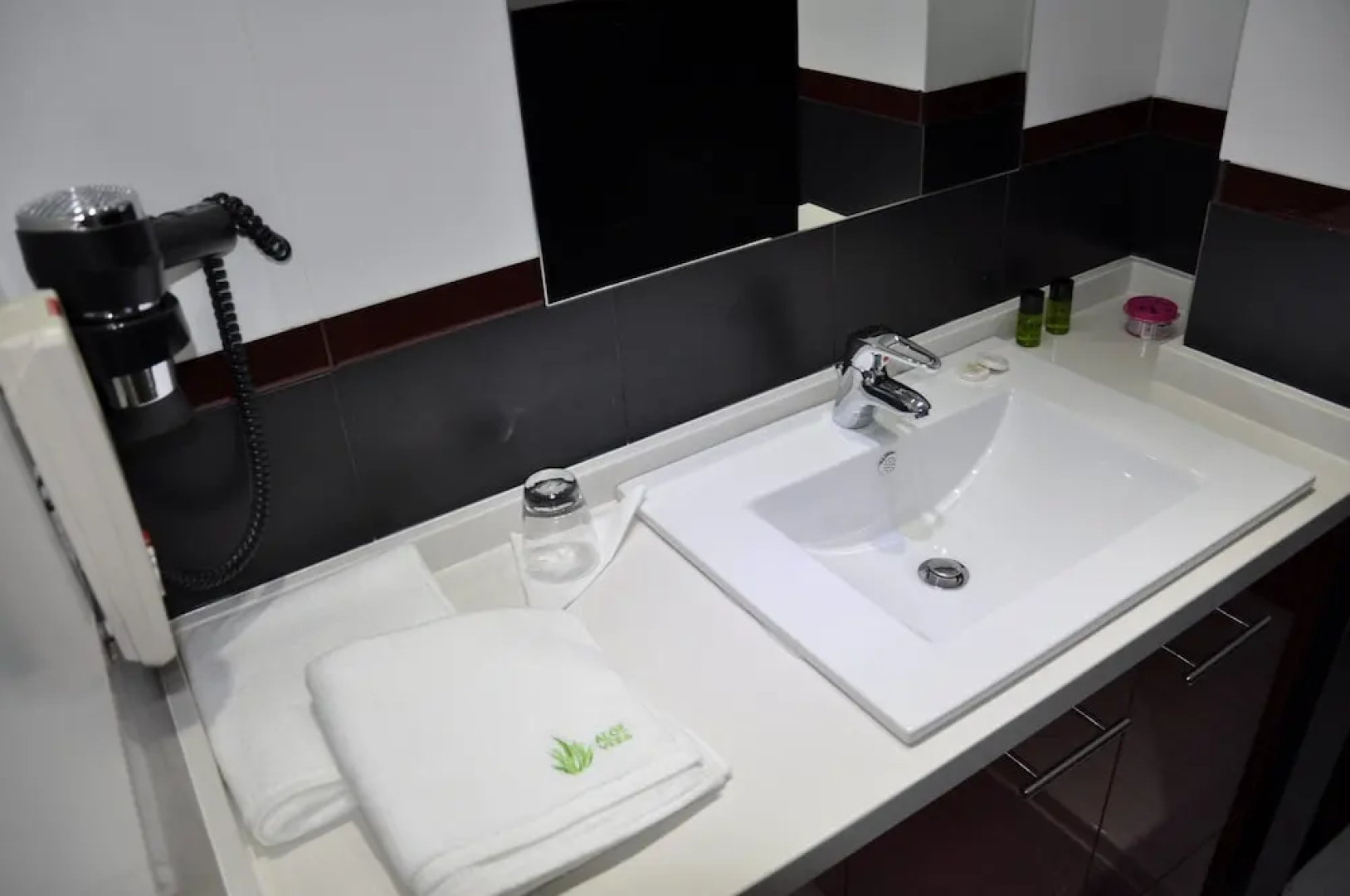 Daniel Apartments & Suites