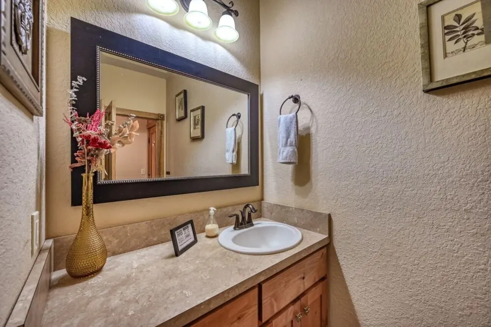 Charming Country Home With Hot Tub & Fire Pit!