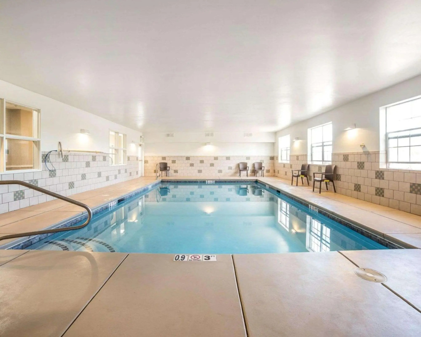 Country Inn & Suites